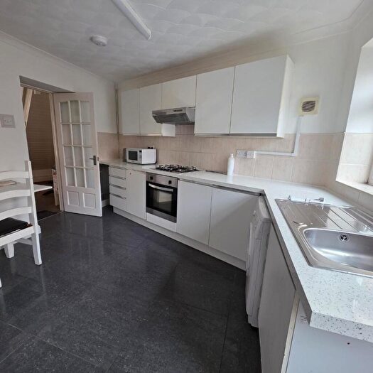 3 Bedroom Terraced House To Rent In King Street, Pontypridd, CF37