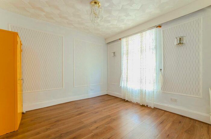 3 Bedroom House To Rent In Dean Street, Forest Gate, London, E7