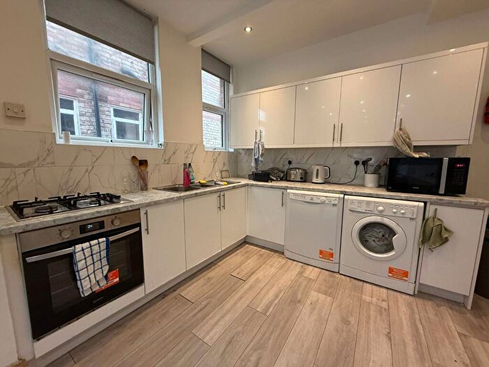 6 Bedroom Semi Detached House To Rent In Derby Road, Manchester, Greater Manchester, M14