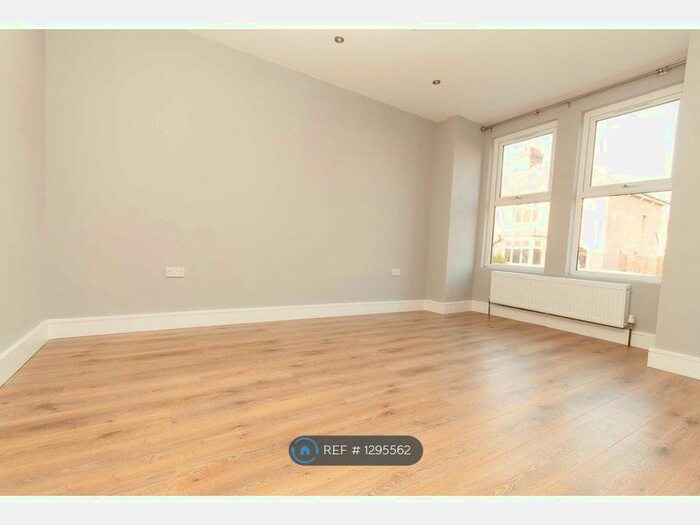 3 Bedroom Terraced House To Rent In Edwards Road, Belvedere DA17