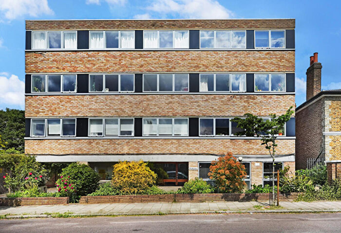 2 Bedroom Flat To Rent In Yoakley Road, London, N16