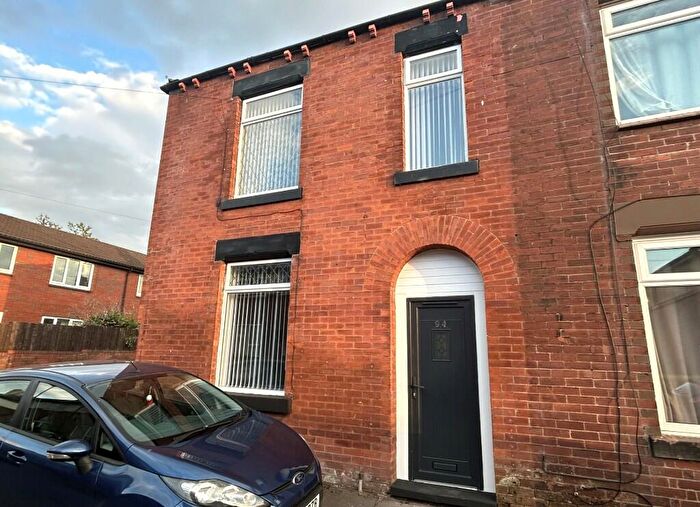 3 Bedroom Terraced House To Rent In Norman Street, M24
