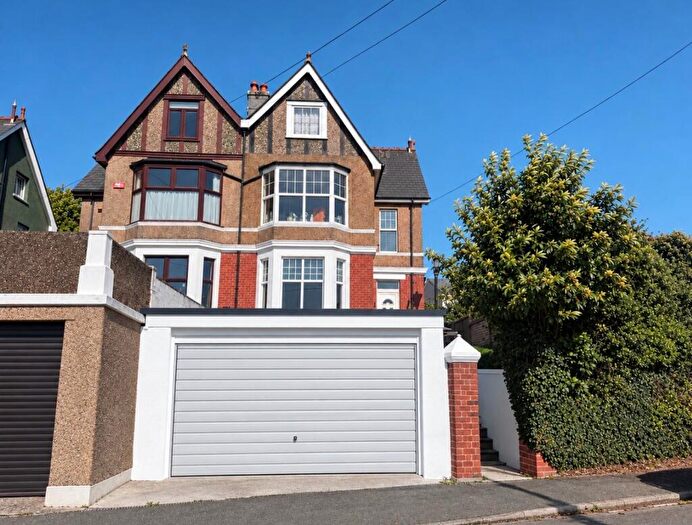6 Bedroom Semi-Detached House For Sale In Newnham Road, Plymouth, PL7