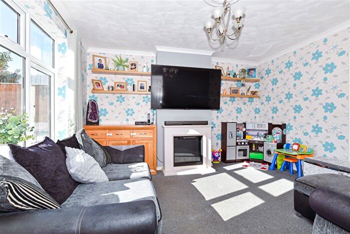 3 Bedroom Semi Detached House For Sale In Hereford Road, Shepway, Maidstone, Kent, ME15