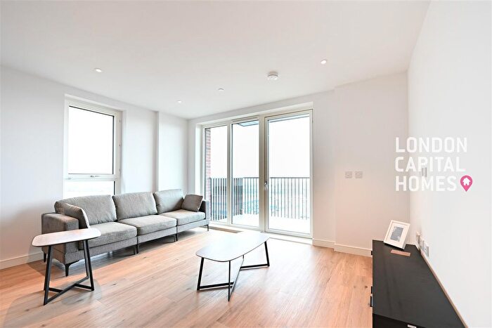 2 Bedroom Flat To Rent In Iris House, Cedrus Avenue, Southall, UB1