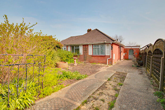 2 Bedroom Semi-Detached Bungalow For Sale In Sholing! No Forward Chain! Impressive Plot! Lots Of Potential!, SO19