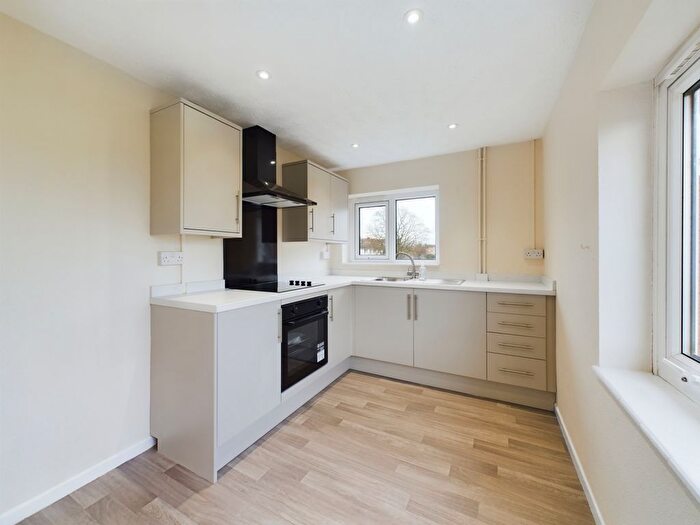 2 Bedroom Flat To Rent In Queens Road, Tewkesbury, Gloucestershire, GL20