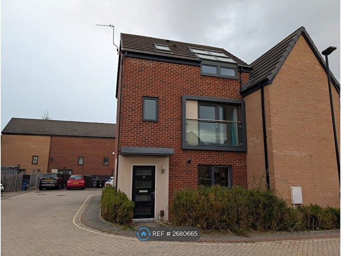 2 Bedroom Semi Detached House To Rent In School House Mews, Doncaster, DN1