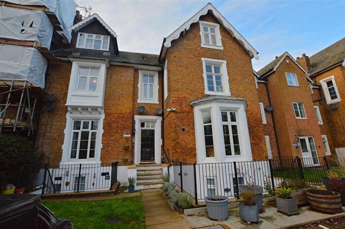 1 Bedroom Flat For Sale In Upton Park, Slough, SL1