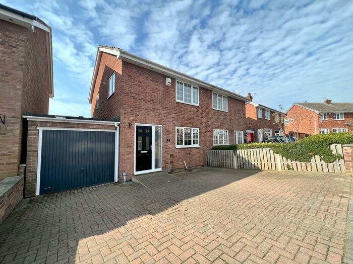 3 Bedroom Semi-Detached House To Rent In Sparkfields, Mapplewell, Barnsley, S75