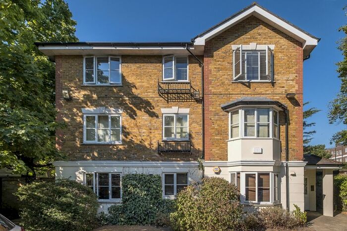 2 Bedroom Flat To Rent In Edge Hill, London, SW19