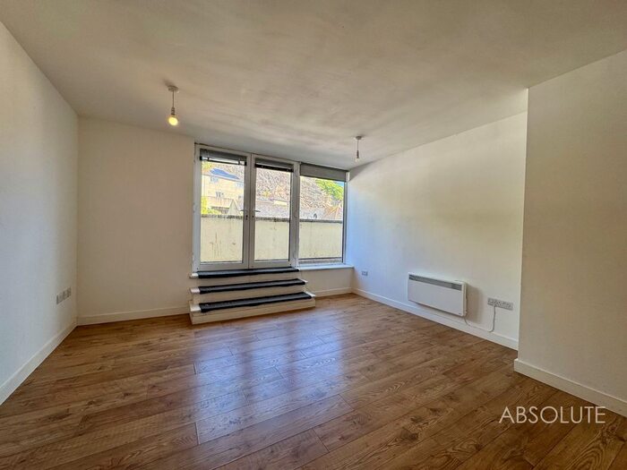 1 Bedroom Flat To Rent In Fleet Street, Torquay, TQ2