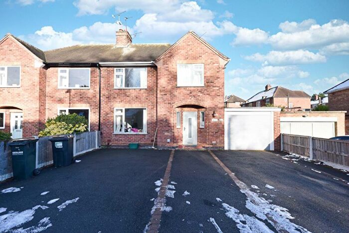 3 Bedroom Semi-Detached House To Rent In Valley Road, Carlton, Nottingham, NG4