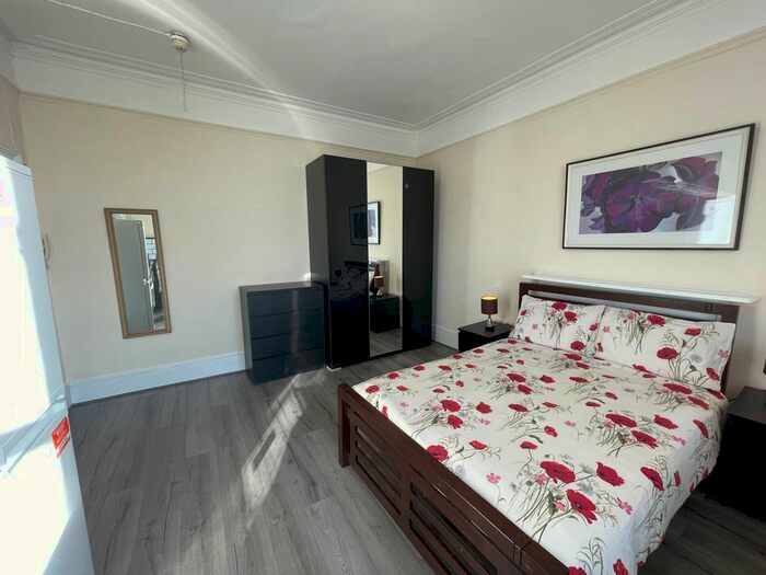 Studio To Rent In Philbeach Gardens, London, SW5