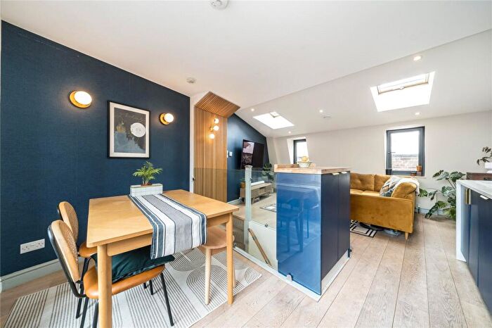 2 Bedroom Flat For Sale In Mare Street, London, E8
