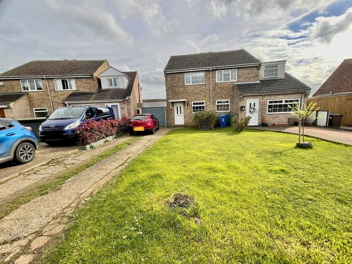 2 Bedroom Property To Rent In Southwold Crescent, Eastfield, Scarborough, YO11