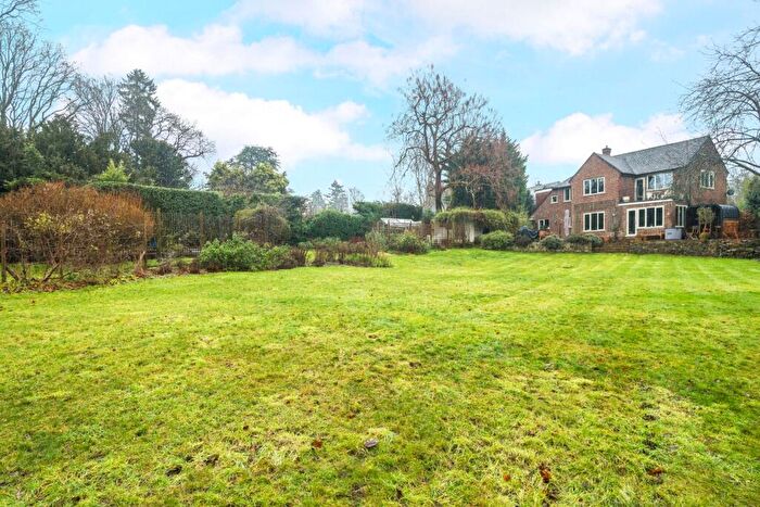 4 Bedroom Detached House For Sale In Greenhill Close, Busbridge, Godalming, Surrey, GU7