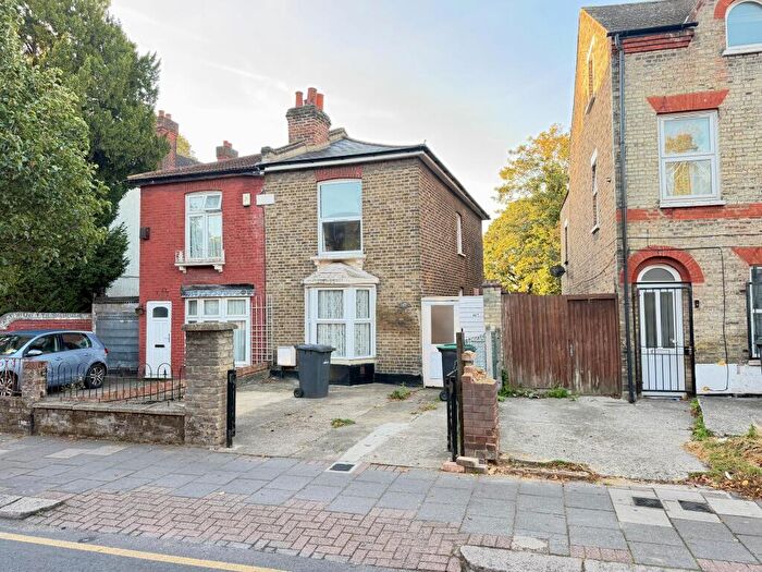 3 Bedroom Semi-Detached House For Sale In Philip Lane, Tottenham, London, N15