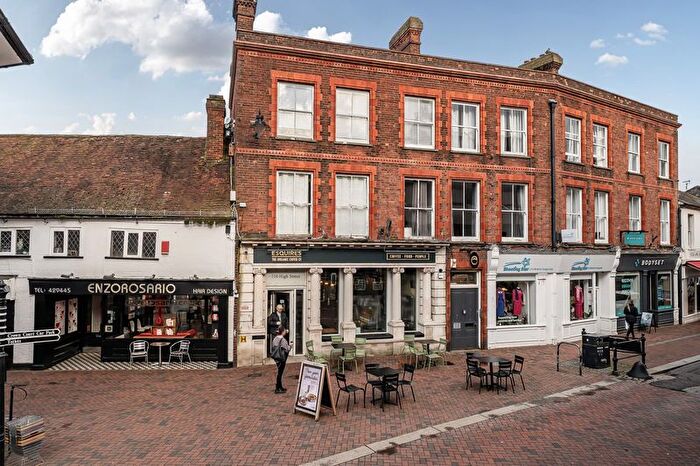 1 Bedroom Flat To Rent In High Street, Godalming, GU7