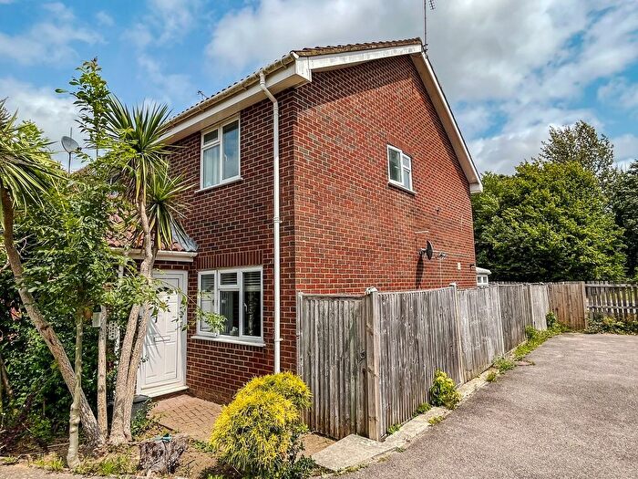 2 Bedroom Terraced House For Sale In Falconers Drive, Battle, TN33