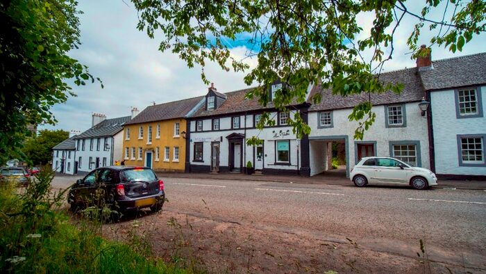 3 Bedroom Flat To Rent In Montgomery Street, Eaglesham, East Renfrewshire, G76