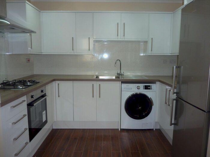 1 Bedroom Flat To Rent In Romford Road, London, E12