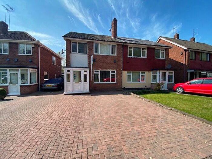 4 Bedroom Semi Detached House For Sale In Stanhurst Way, West Bromwich, B71