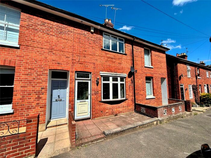 2 Bedroom Terraced House To Rent In College Glen, Maidenhead, Berkshire, SL6