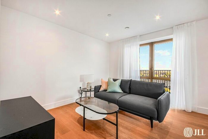 2 Bedroom Flat To Rent In Capital Interchange Way, Brentford, TW8