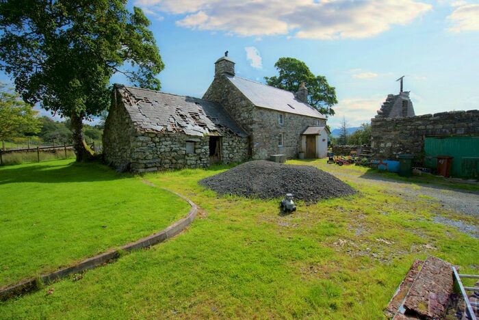4 Bedroom Detached House For Sale In Trawsfynydd, Blaenau Ffestiniog, LL41