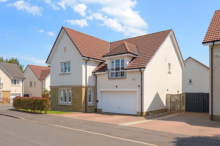 5 Bedroom Detached House For Sale In Powlees Place, Falkirk, FK2
