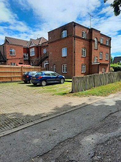 Studio To Rent In Cantelupe Road, East Grinstead, RH19