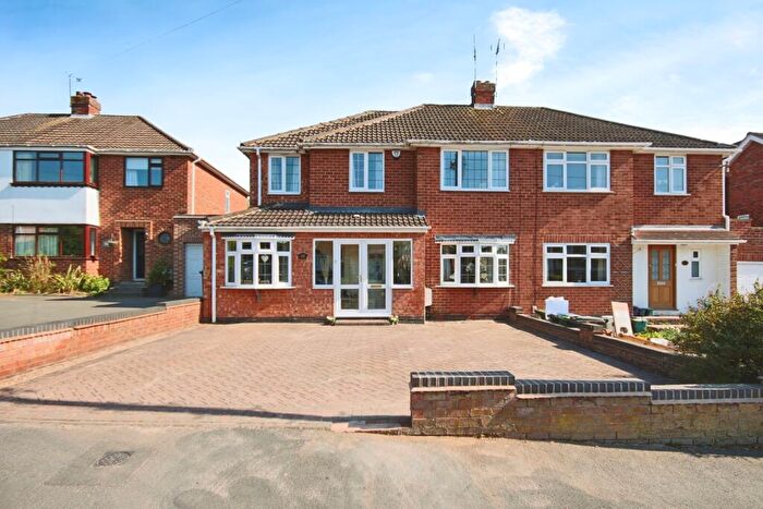 4 Bedroom Semi-Detached House For Sale In Stirling Avenue, Leamington Spa, Warwickshire, CV32