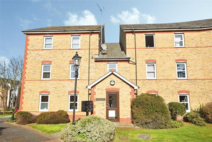 2 Bedroom Flat For Sale In Rainsford Road, Chelmsford, Essex, CM1