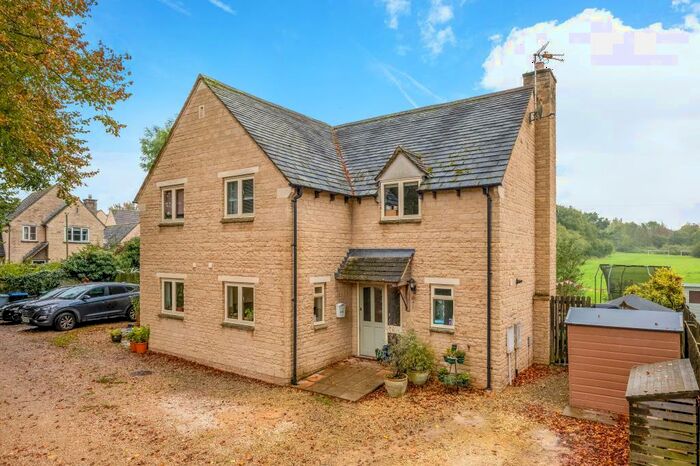 3 Bedroom Semi-Detached House For Sale In Charlbury, Oxfordshire, OX7