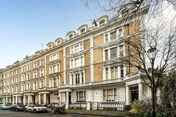 1 Bedroom Flat For Sale In Clanricarde Gardens, London, W2