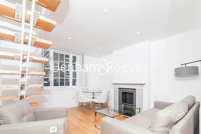 2 Bedroom Apartment To Rent In Newell Street, Canary Wharf, E14