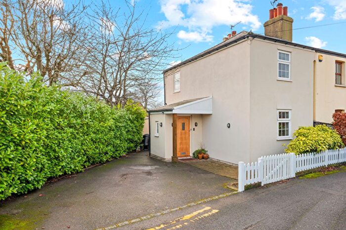 2 Bedroom Semi-Detached House For Sale In Oak Road, Leatherhead, KT22