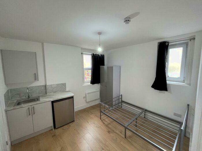 Studio To Rent In Fore Street, London, Uk, N18