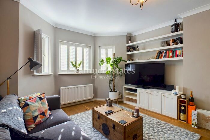2 Bedroom Flat To Rent In Gleneagle Road, Streatham, SW16