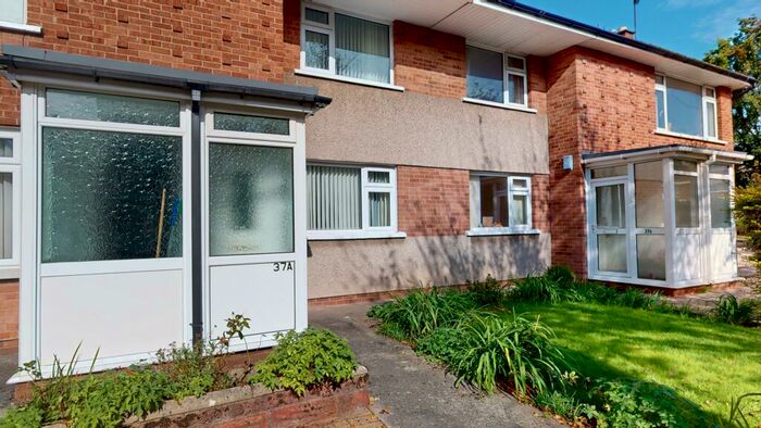 2 Bedroom Flat To Rent In Heol Llanishen Fach, Rhiwbina, Cardiff, CF14