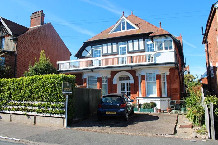 2 Bedroom Flat For Sale In Bath Road, Felixstowe, IP11