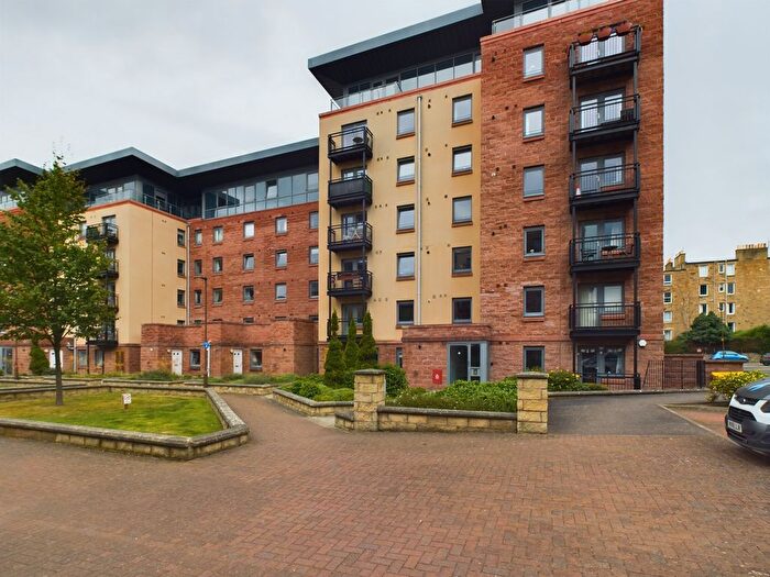 2 Bedroom Flat To Rent In Slateford Gait, Slateford, Edinburgh, EH11