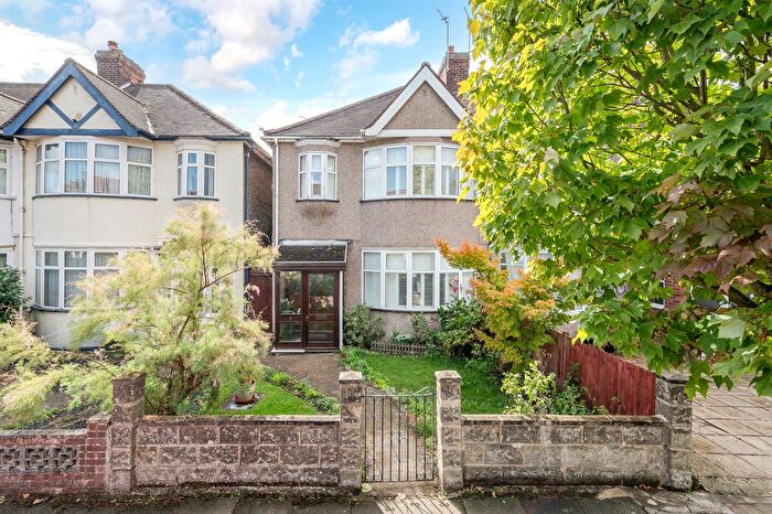 3 Bedroom End Terrace House For Sale In Aylward Road, Wimbledon Chase, SW20