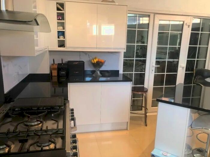 3 Bedroom Semi-Detached House To Rent In Thornton Road, Carshalton, SM5