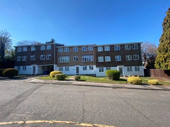1 Bedroom Flat To Rent In Tavistock Road, Kent, BR2