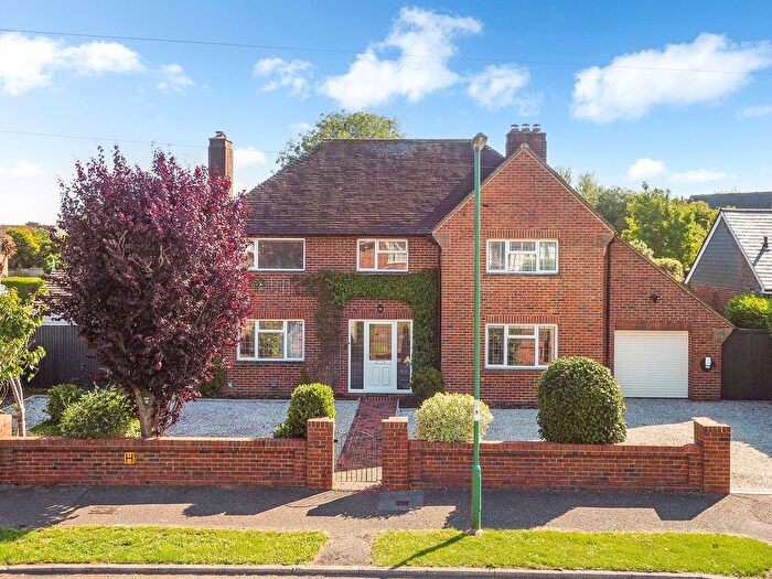 4 Bedroom Detached House For Sale In Grosvenor Road, Chichester, PO19