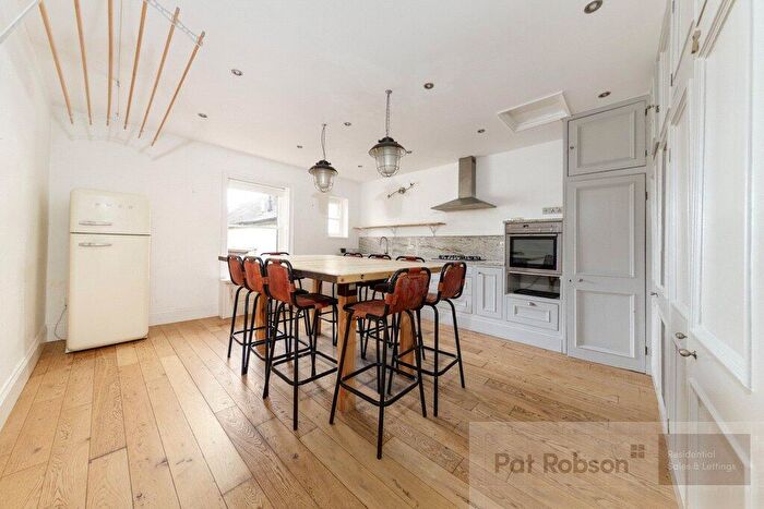 3 Bedroom Maisonette To Rent In Kenton Road, Gosforth, Newcastle Upon Tyne, NE3