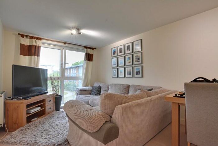 2 Bedroom Apartment To Rent In Commonwealth Drive, Three Bridges, RH10