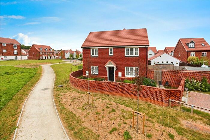 3 Bedroom Detached House For Sale In Thompson Close, Paddock Wood, Tonbridge, Kent, TN12
